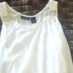 White medium cover-up
